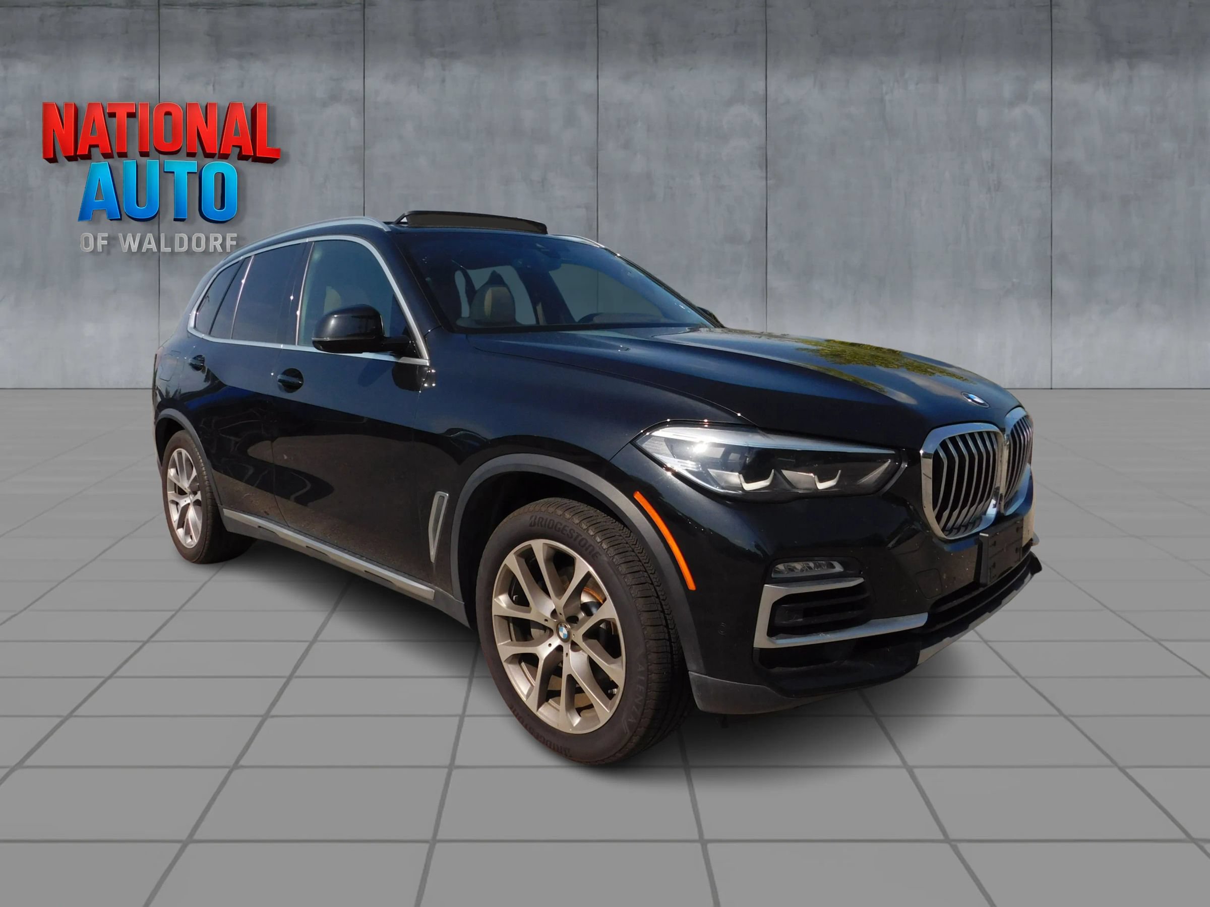 Used 2019 BMW X5 xDrive40i w/ Premium Package 2