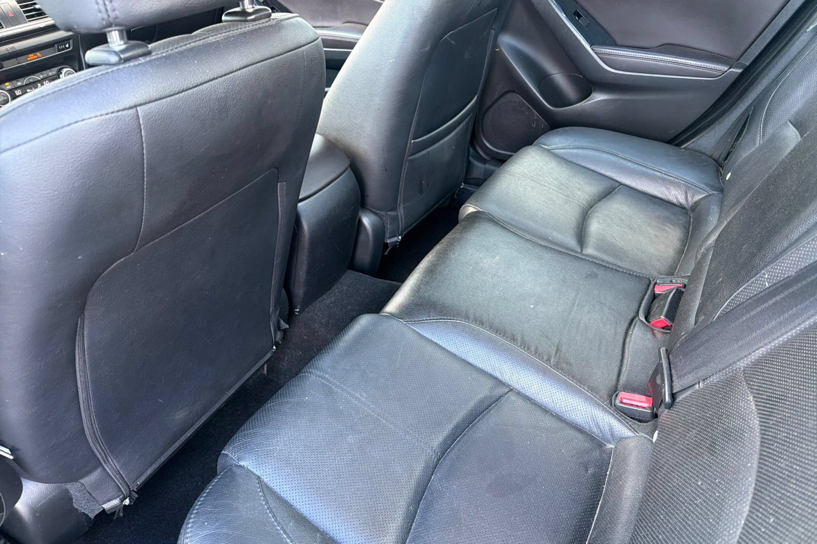 Used 2018 MAZDA MAZDA3 Grand Touring w/ Premium Equipment Package FWD image 11