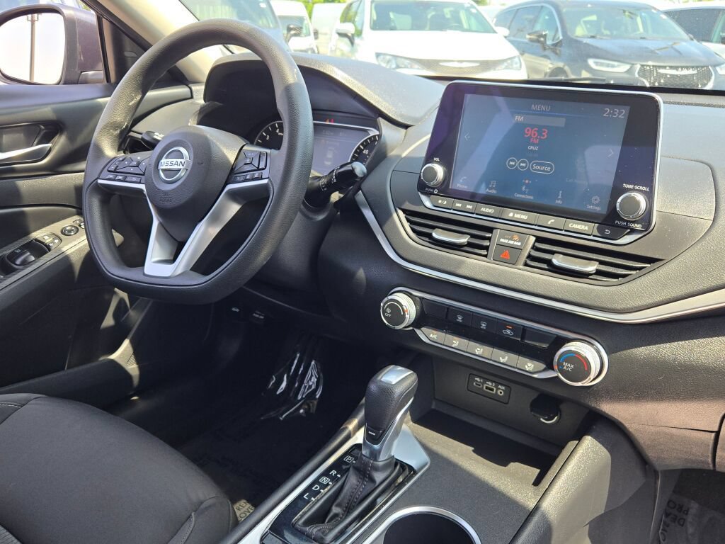 Used 2022 Nissan Altima 2.5 SV FWD image 8