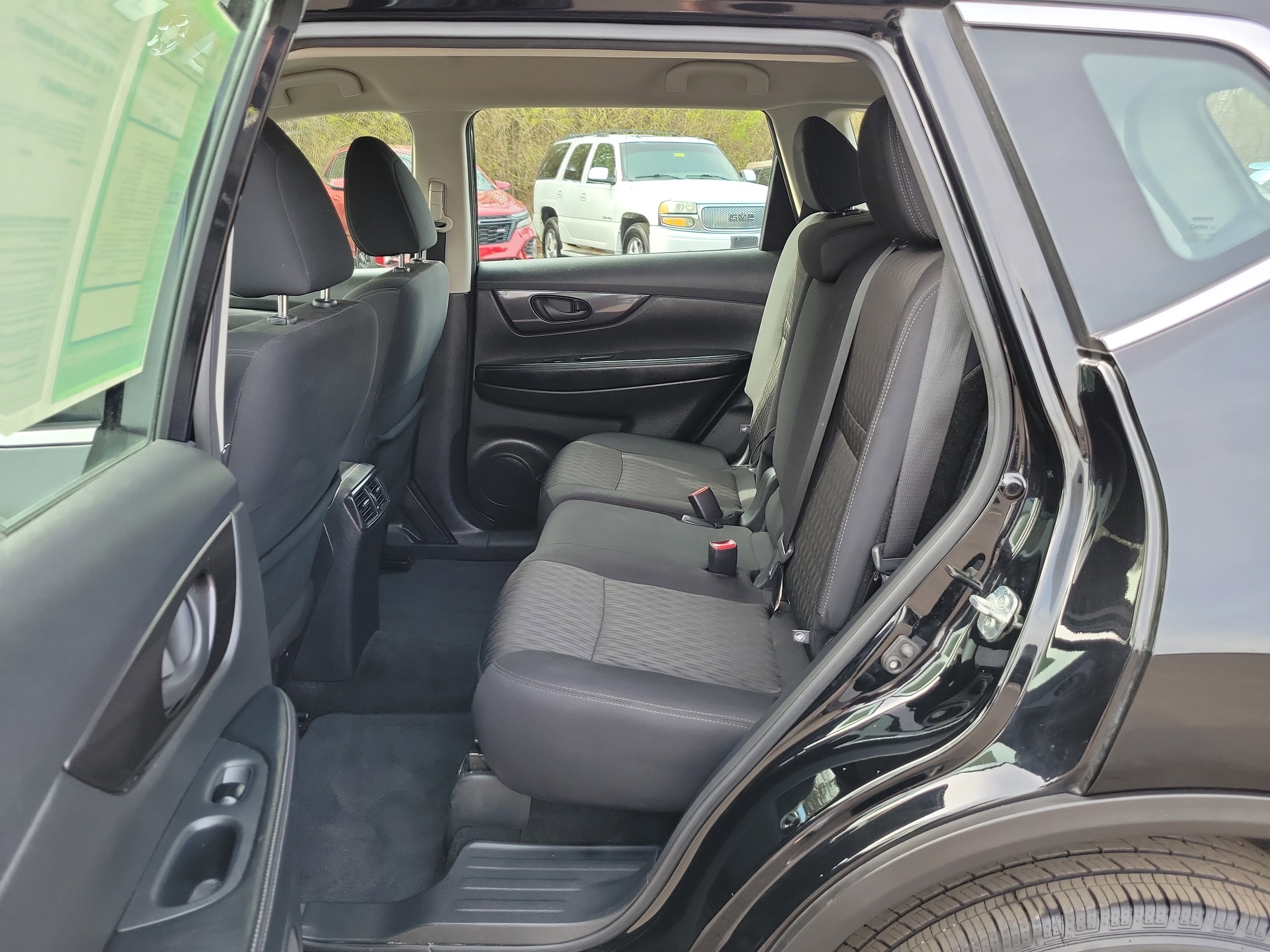 Used 2020 Nissan Rogue S image 12