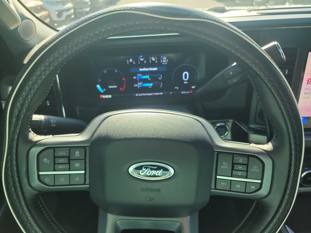 Used 2024 Ford F250 Lariat w/ Lariat Ultimate Package AWD/4WD image 32