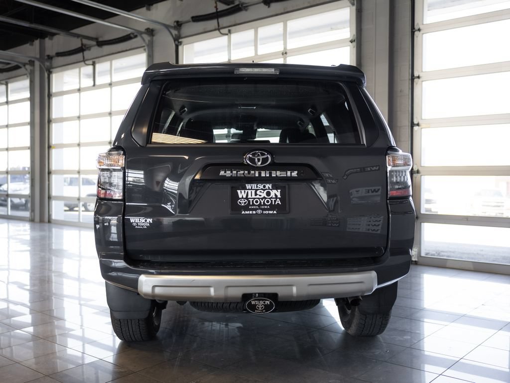 Used 2024 Toyota 4Runner TRD Off-Road Premium AWD/4WD image 4