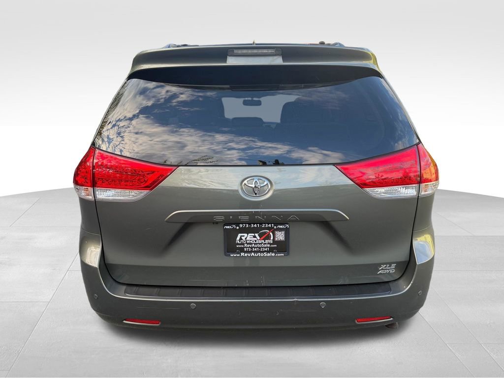 Used 2011 Toyota Sienna XLE w/ Premium Pkg AWD/4WD image 5