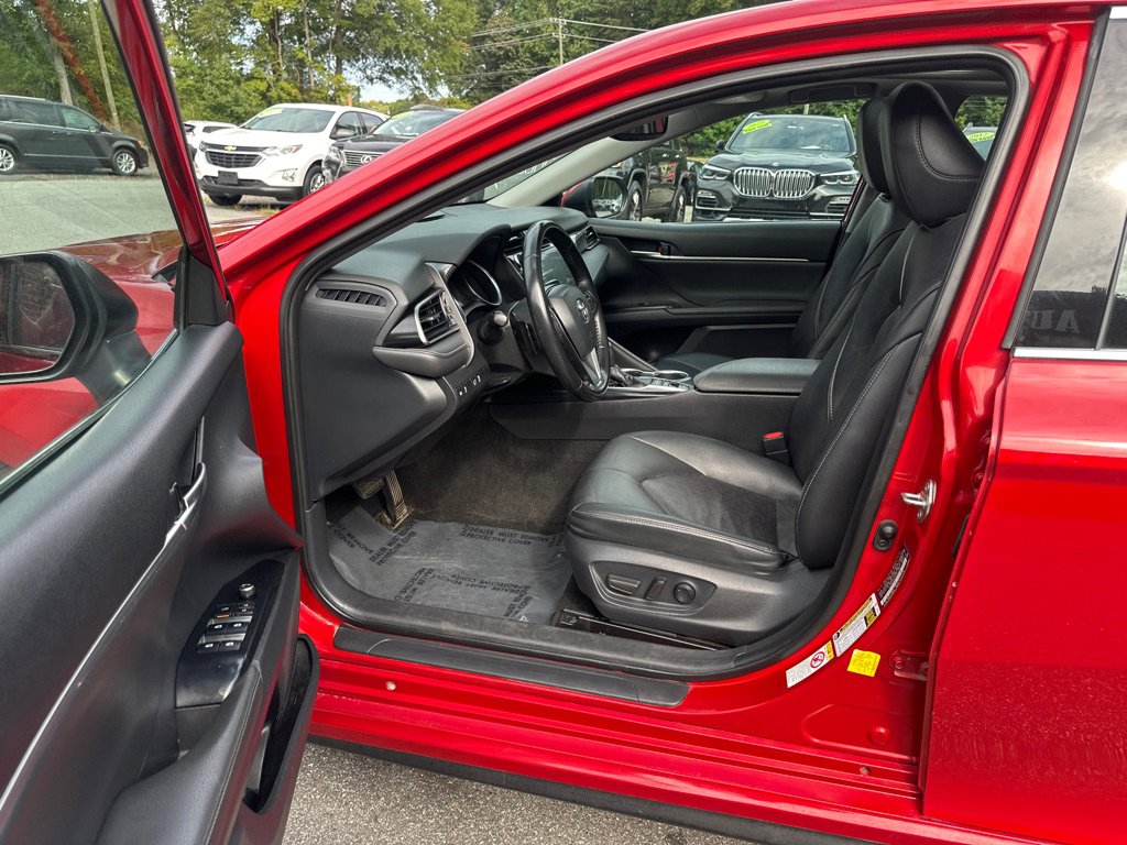 Used 2019 Toyota Camry XSE image 9