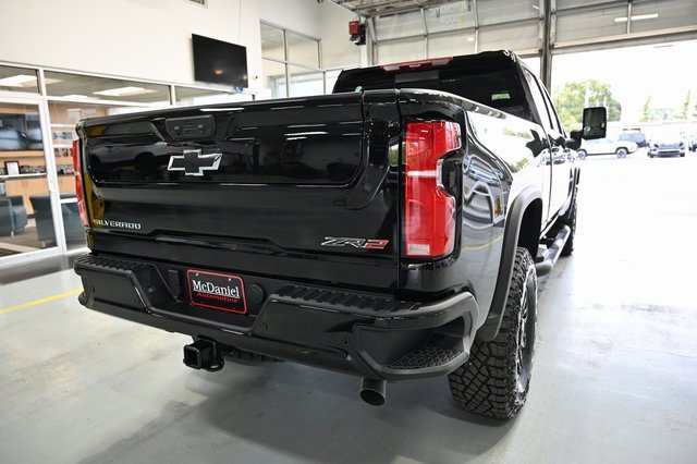 New 2026 Chevrolet Silverado 2500 ZR2 w/ LPO, Dark Essentials Package image 5