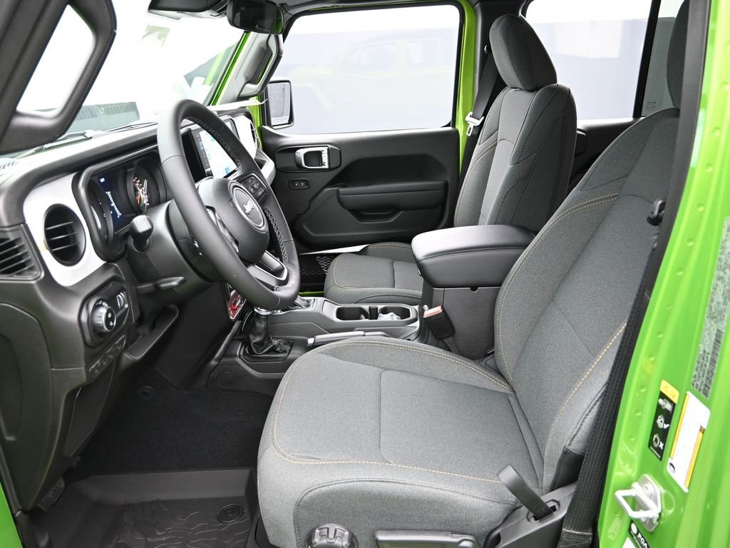 New 2025 Jeep Gladiator Willys image 10