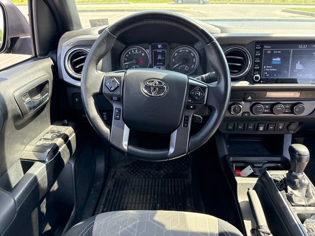 Used 2021 Toyota Tacoma TRD Off-Road w/ Technology Package AWD/4WD image 19