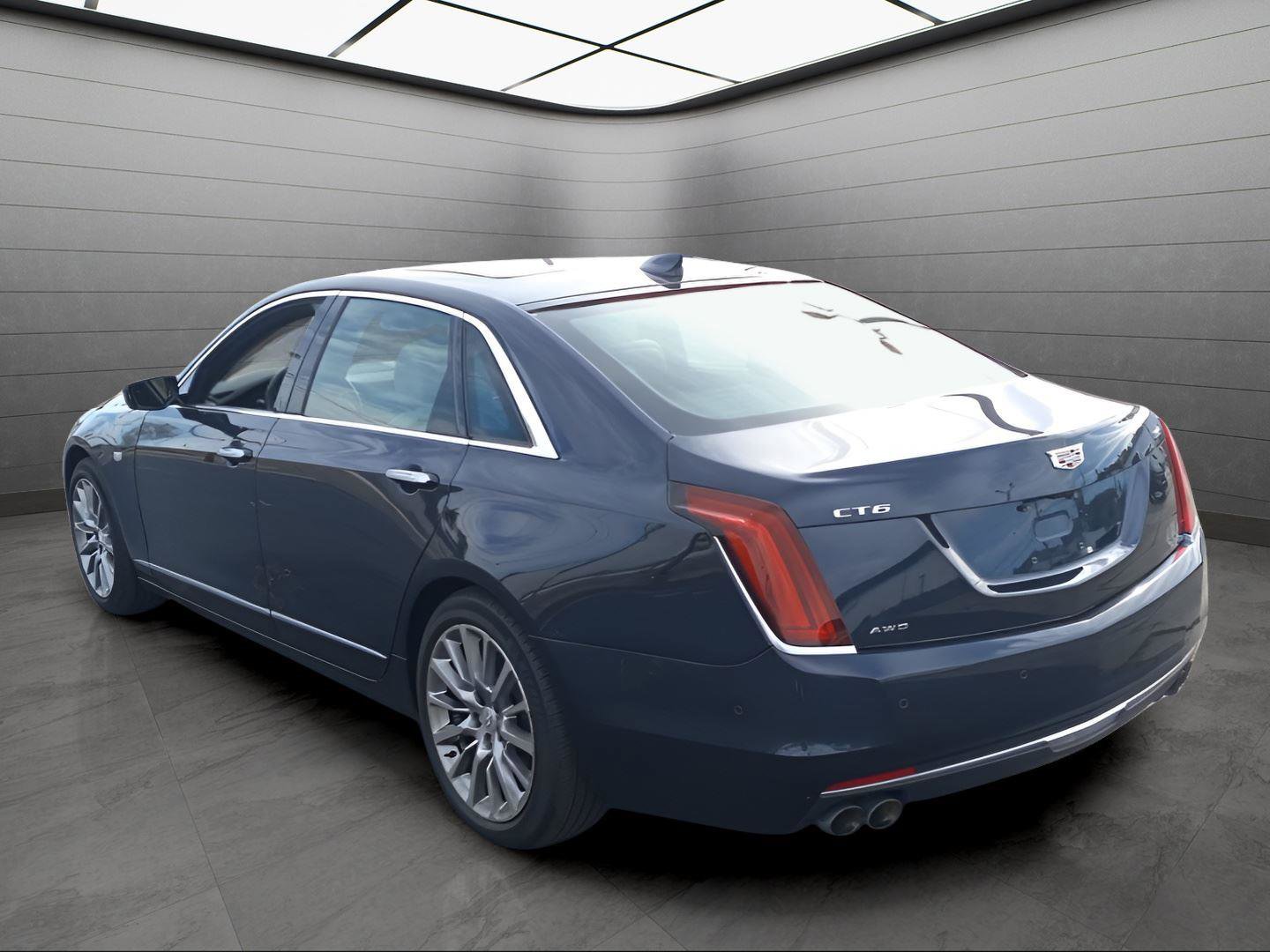 Used 2018 Cadillac CT6 Luxury image 3