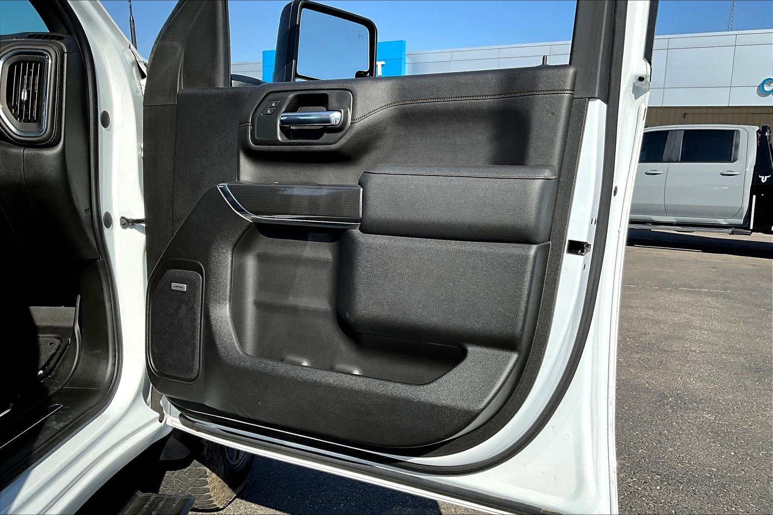 Used 2023 GMC Sierra 2500 AT4 w/ AT4 Premium Plus Package image 19