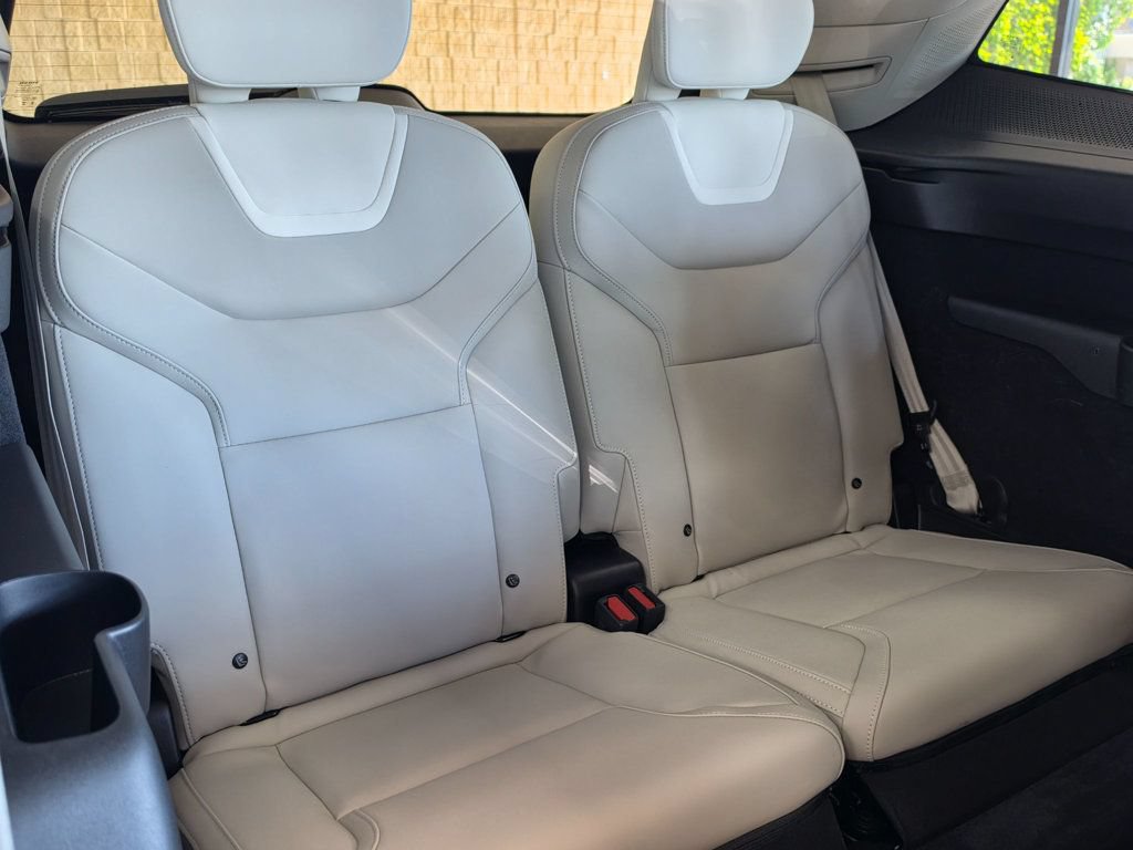 Used 2025 Volvo EX90 Ultra AWD/4WD image 30