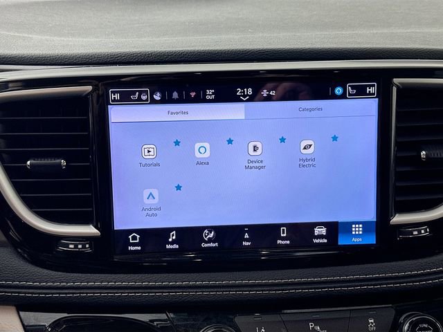 Used 2024 Chrysler Pacifica Select image 13