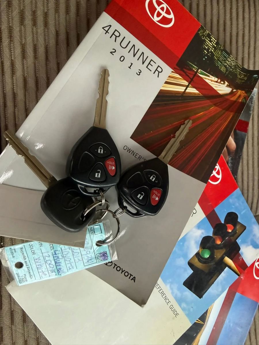 Used 2013 Toyota 4Runner SR5 w/ Convenience Pkg image 22