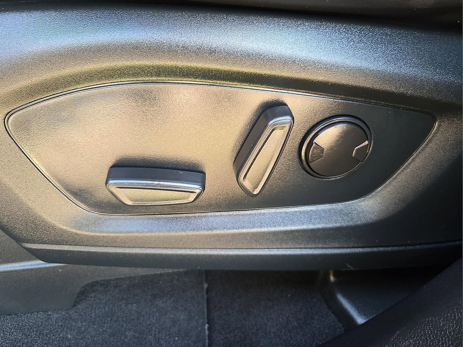 Certified 2021 Ford Explorer XLT w/ Equipment Group 202A image 16