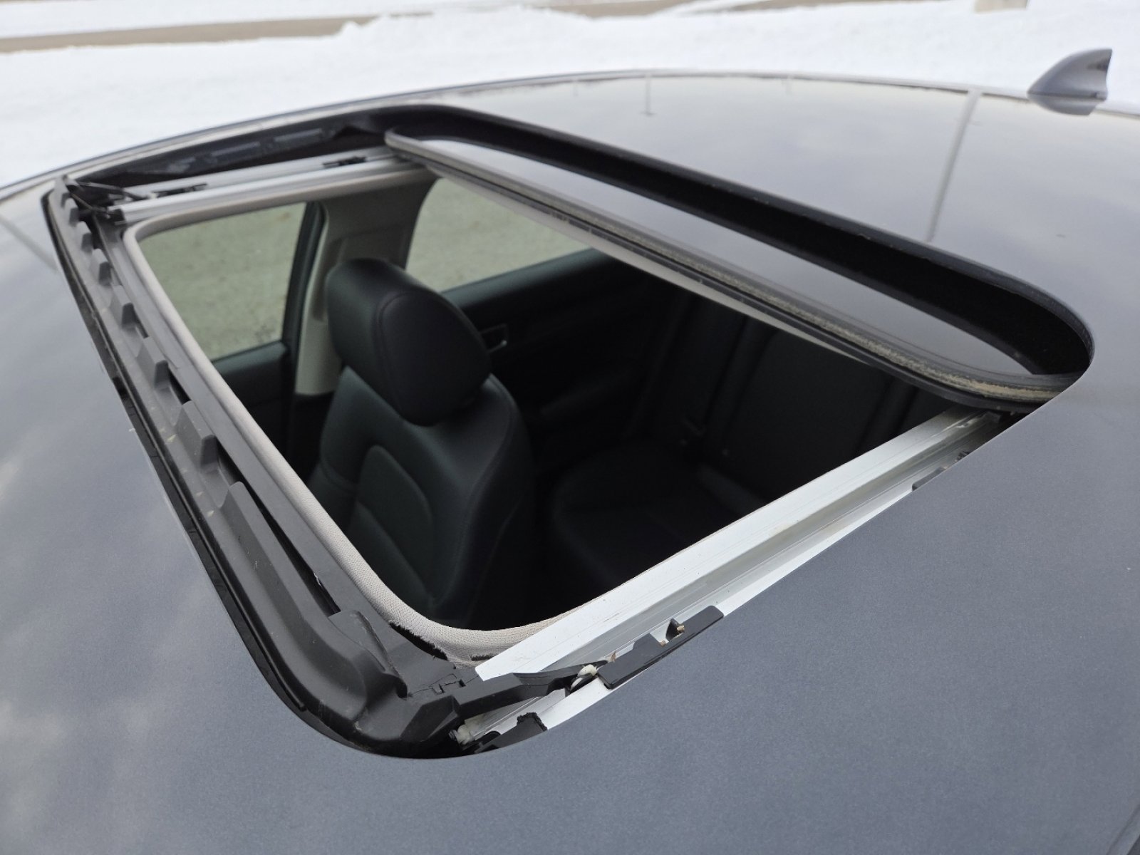 Used 2023 Honda Civic EX-L image 3