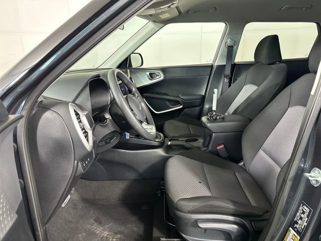 Used 2023 Kia Soul LX w/ LX Technology Package image 11