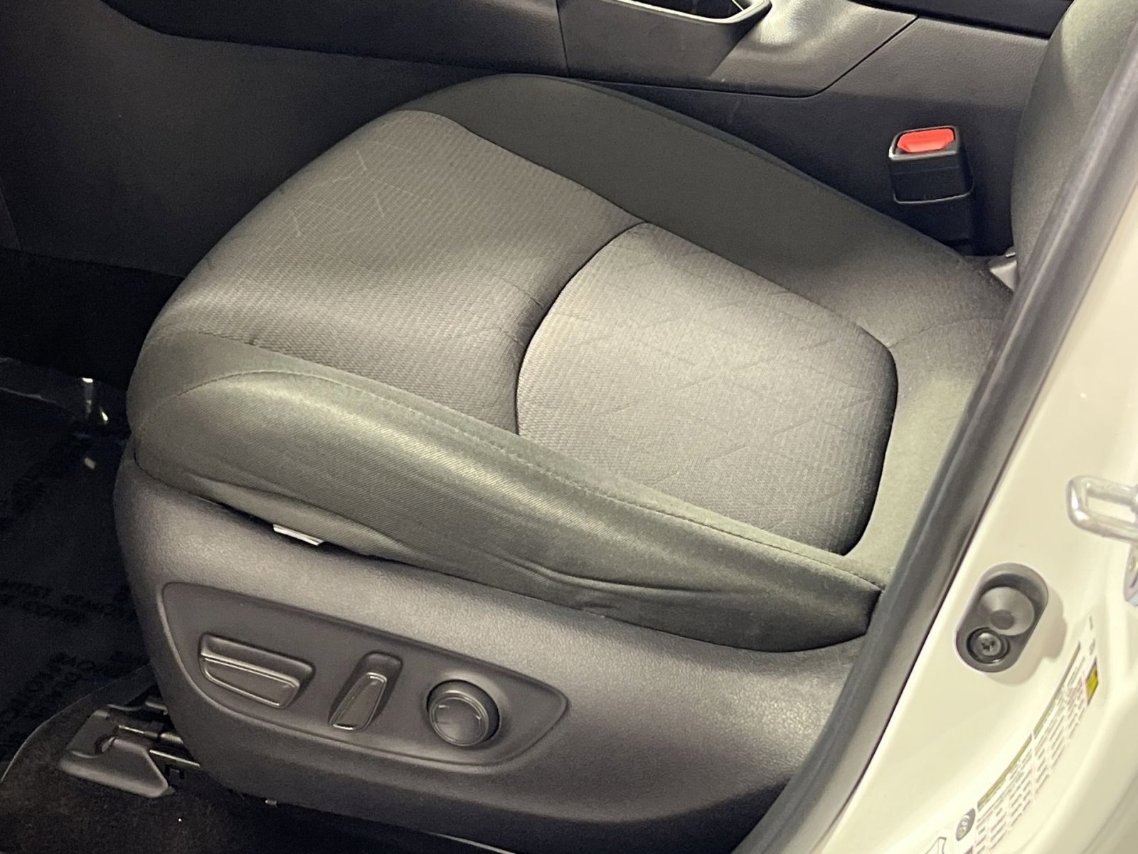 Used 2025 Toyota RAV4 XLE image 14