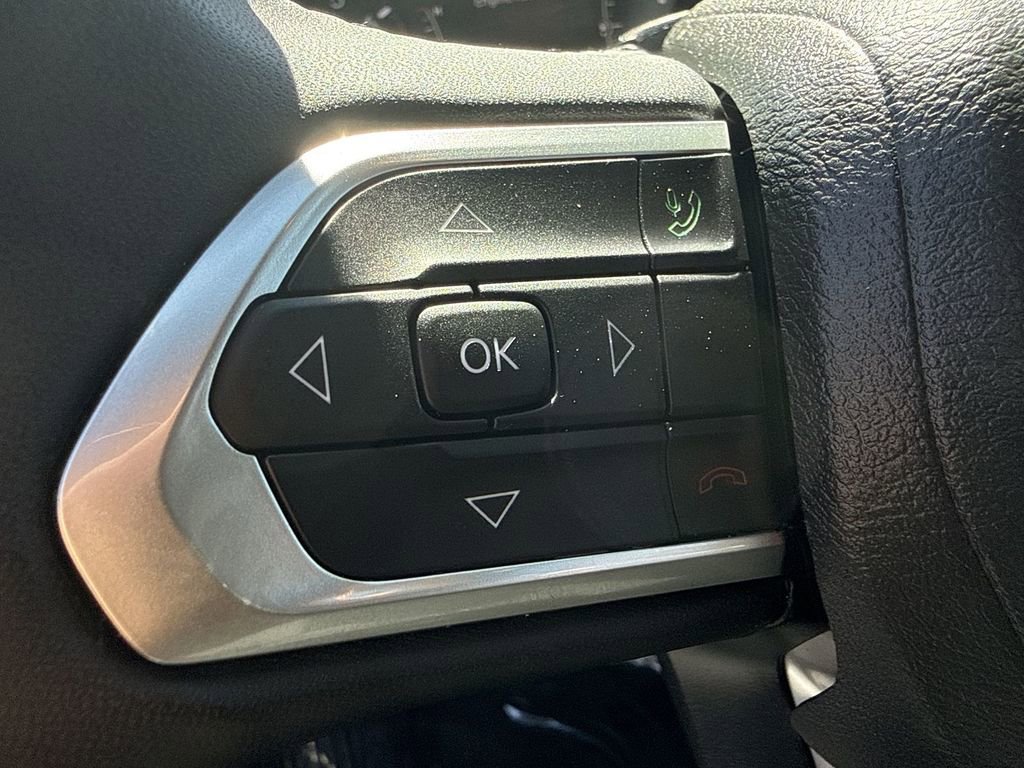 Used 2023 Jeep Compass Latitude image 41