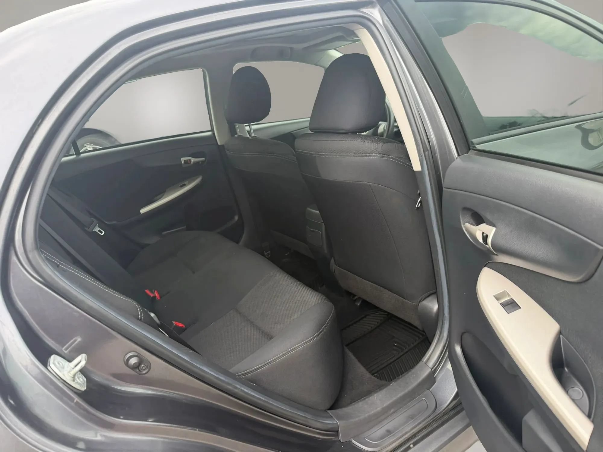 Used 2013 Toyota Corolla S w/ Premium Pkg FWD image 26