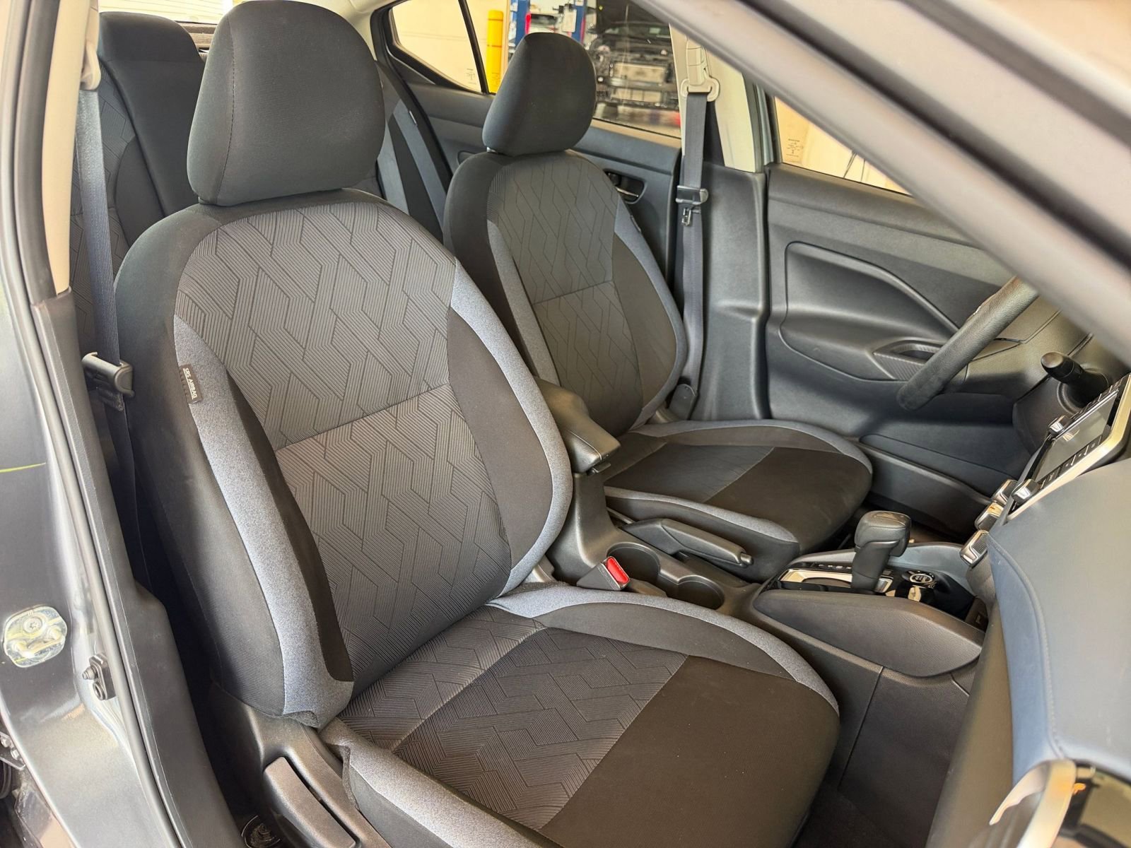 Used 2025 Nissan Versa SV image 31