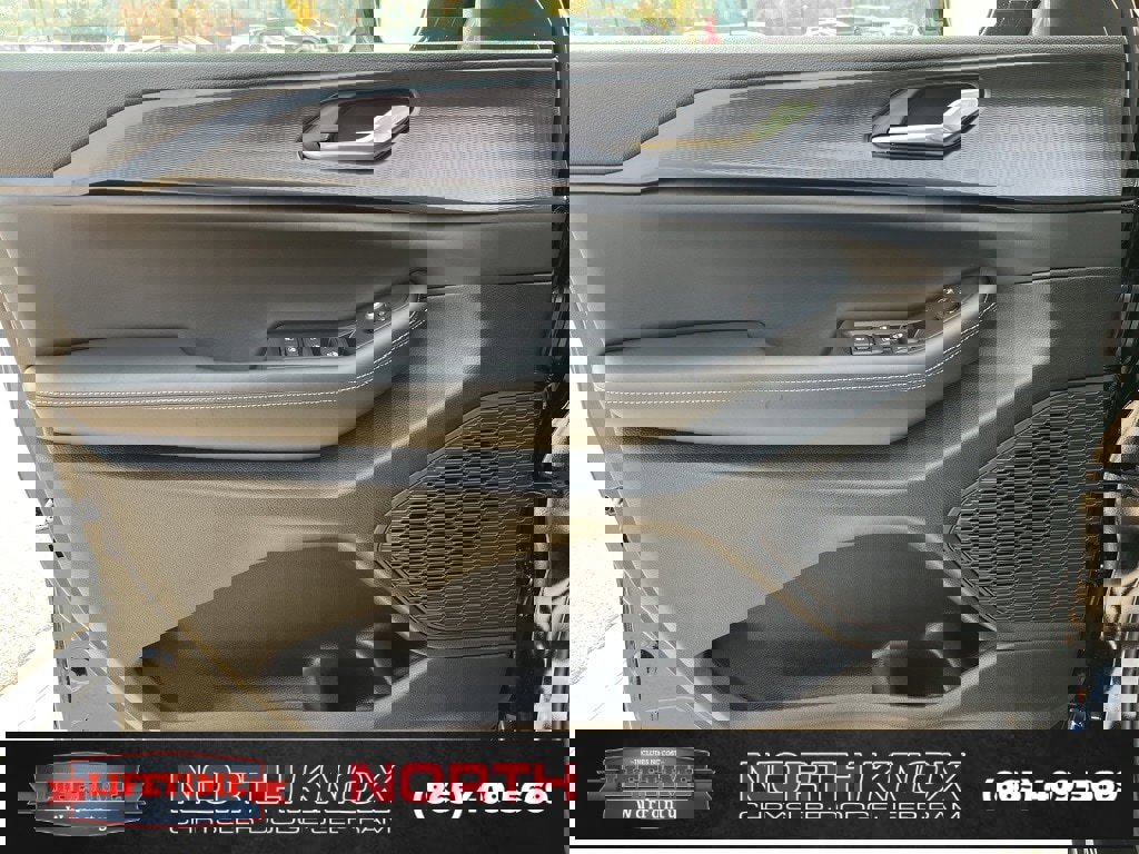 New 2025 Jeep Grand Cherokee Altitude image 5