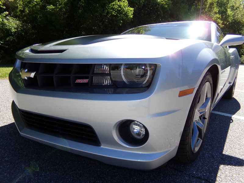 Used 2010 Chevrolet Camaro SS RWD image 2