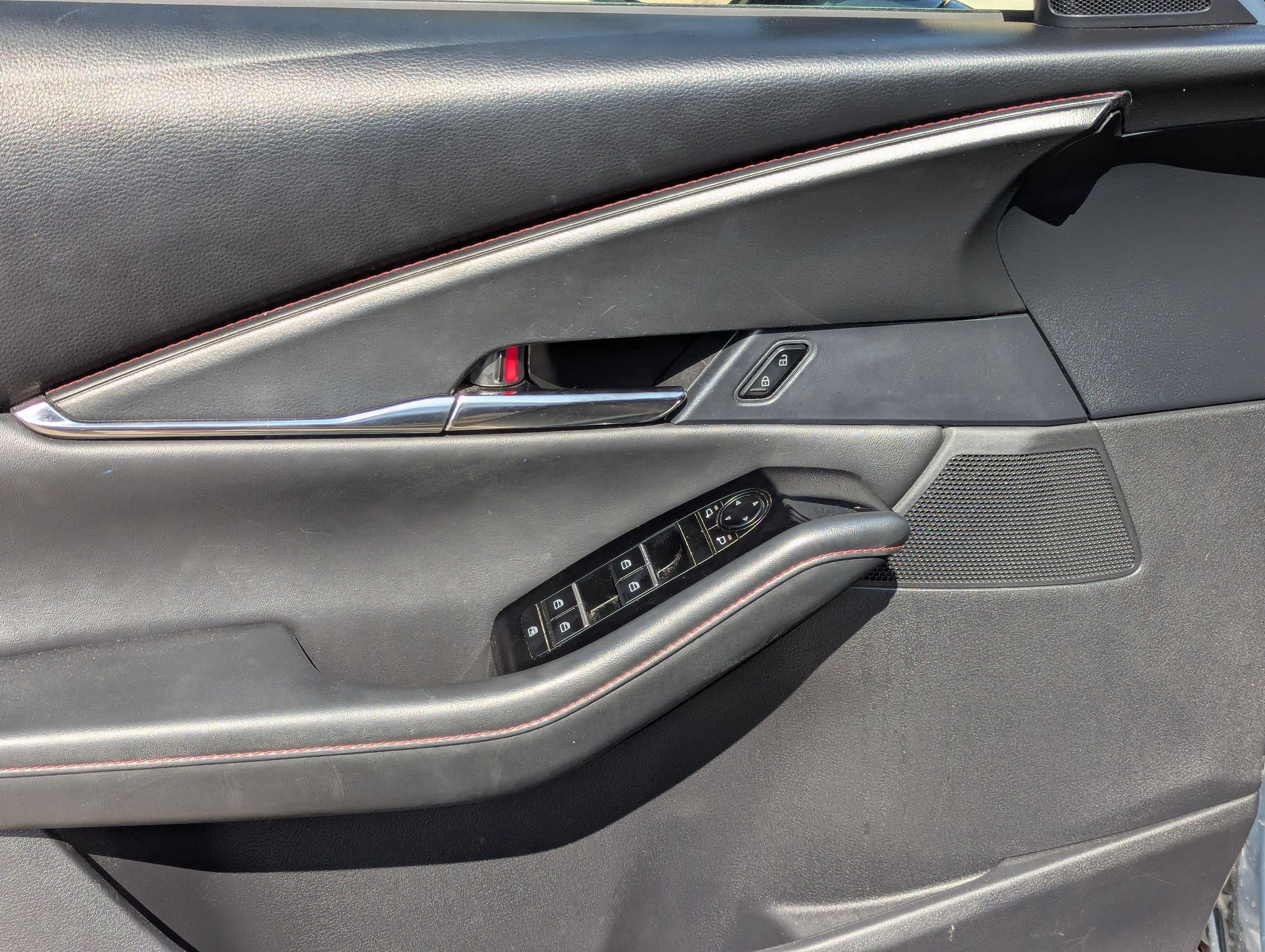 Used 2024 MAZDA CX-30 AWD 2.5 S w/ Preferred Package image 12