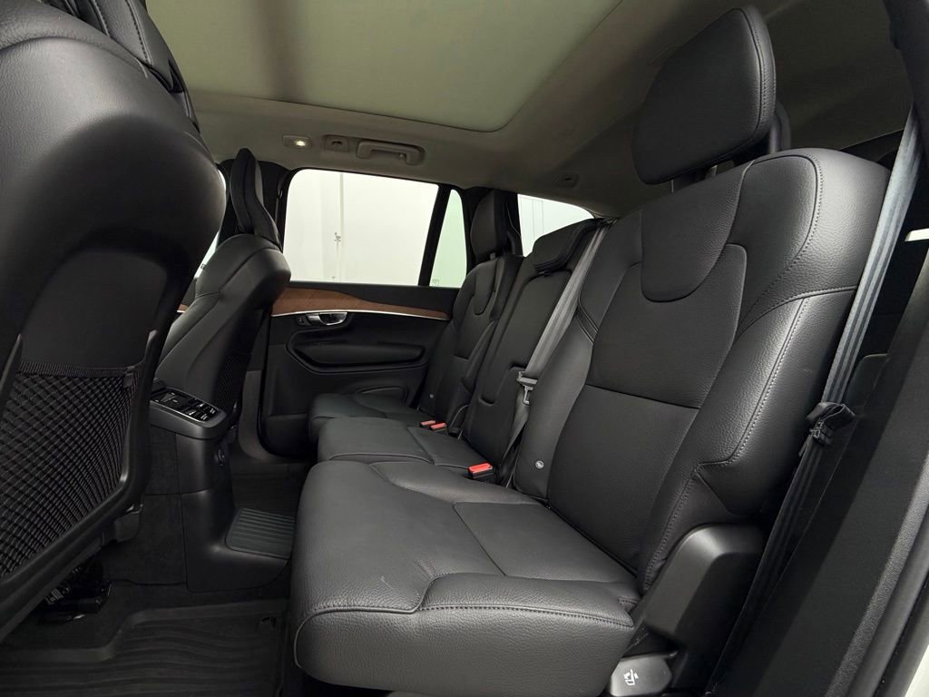 Used 2025 Volvo XC90 T8 Plus w/ Protection Package Premier image 23