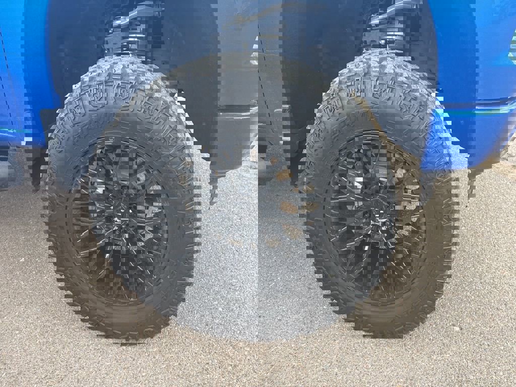 Used 2025 Chevrolet Silverado 1500 Custom w/ LPO, Dark Essentials Package AWD/4WD image 2