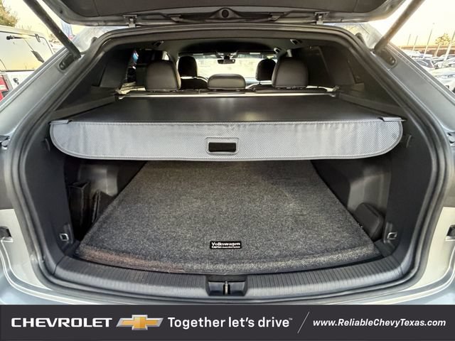 Used 2024 Volkswagen Atlas Cross Sport SE FWD image 32