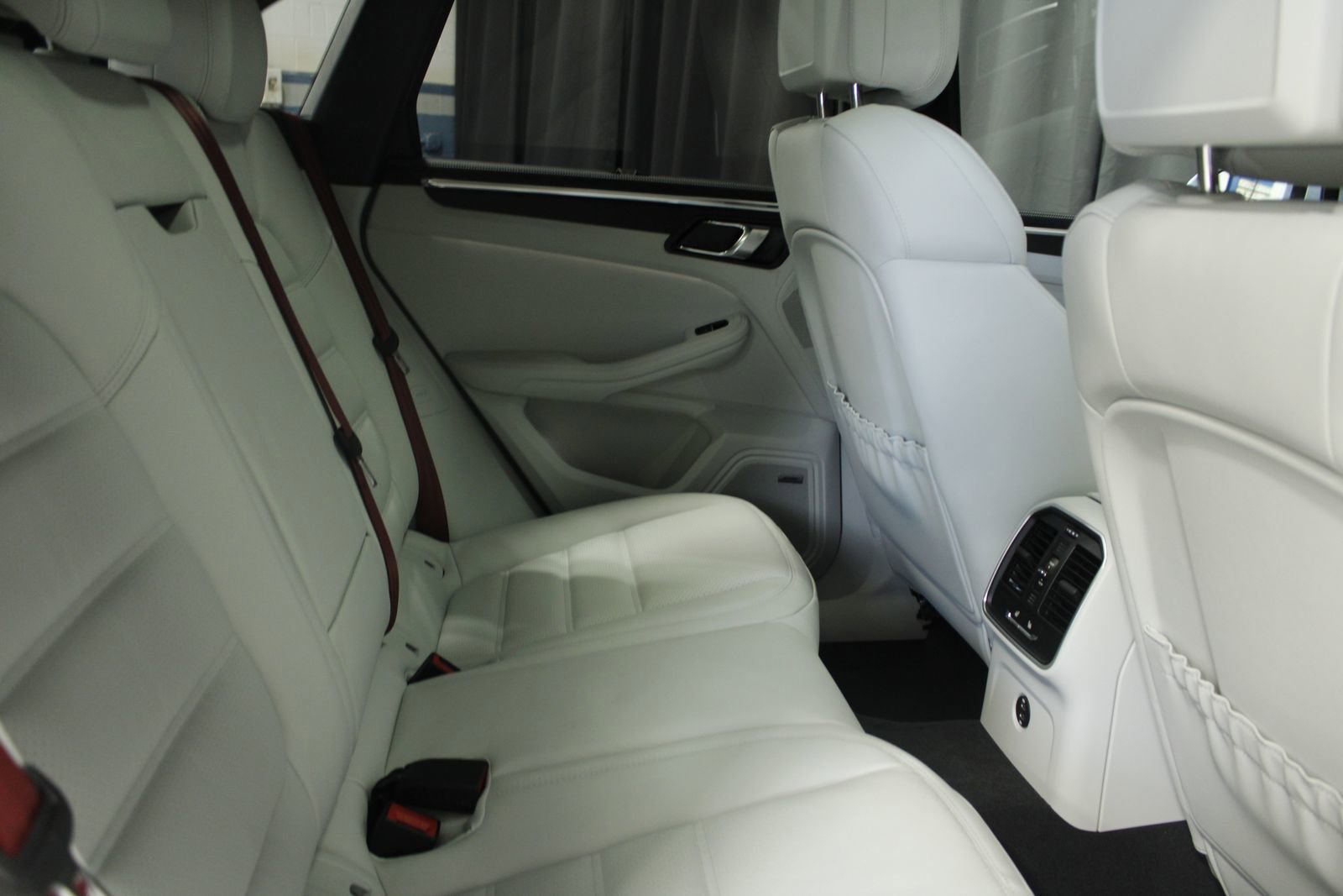 New 2026 Porsche Macan GTS AWD/4WD image 45