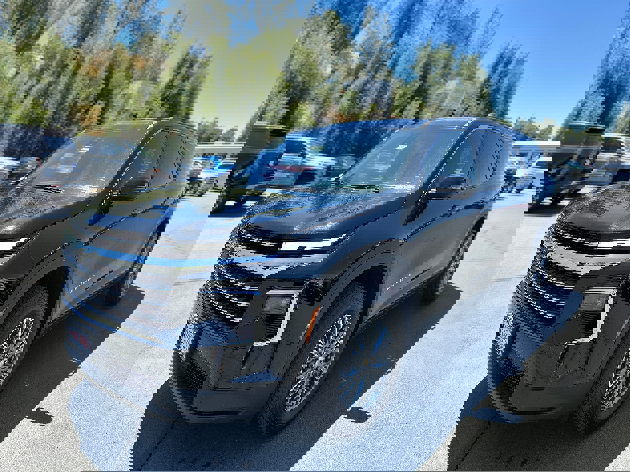 New 2025 Chevrolet Traverse LT w/ Enhanced Driving Package image 1