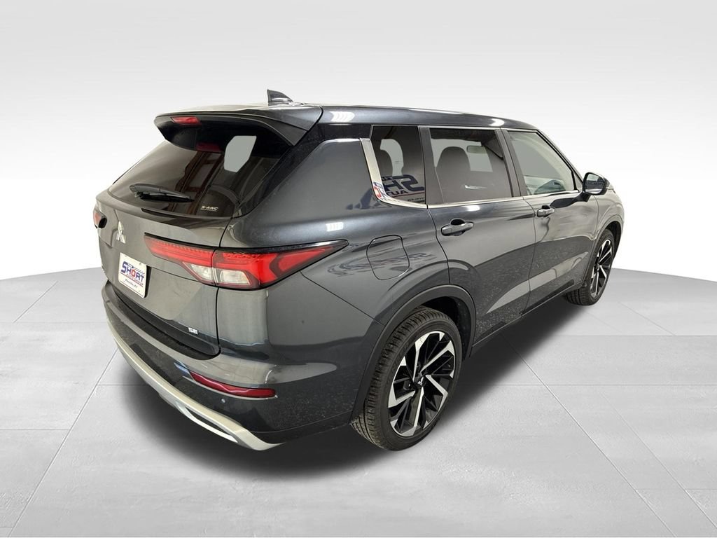 Used 2024 Mitsubishi Outlander SE AWD/4WD image 4