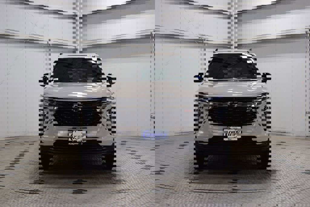 New 2026 Chevrolet Trax RS w/ Sunroof Package image 2