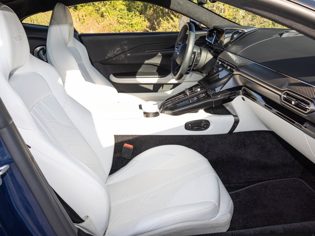 Used 2025 Aston Martin V8 Vantage Coupe RWD image 51