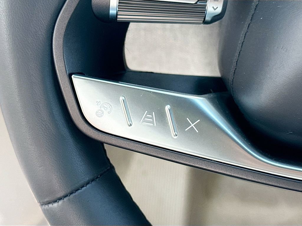 Used 2024 Lucid Air Touring image 11