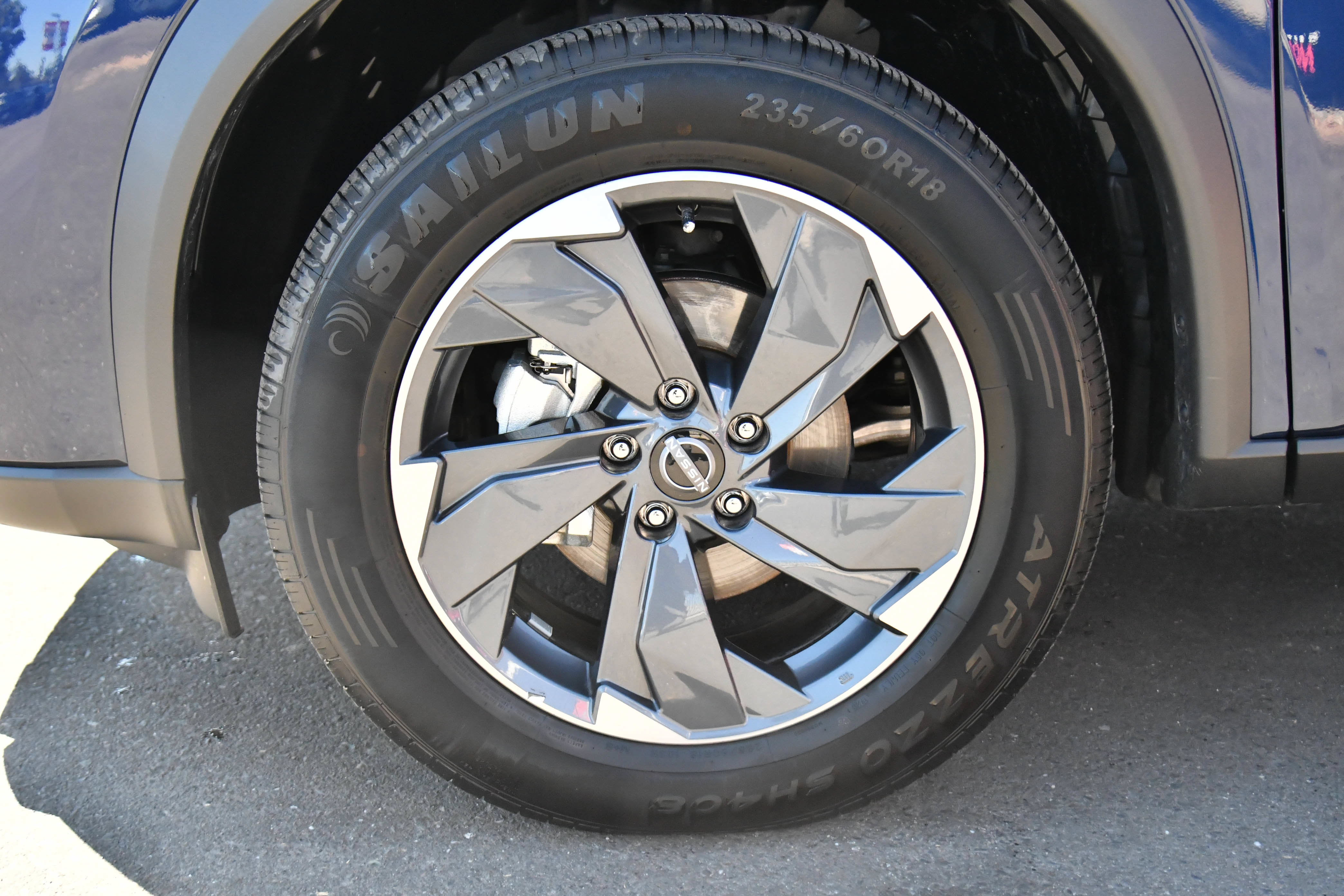 Used 2025 Nissan Rogue SV FWD image 12
