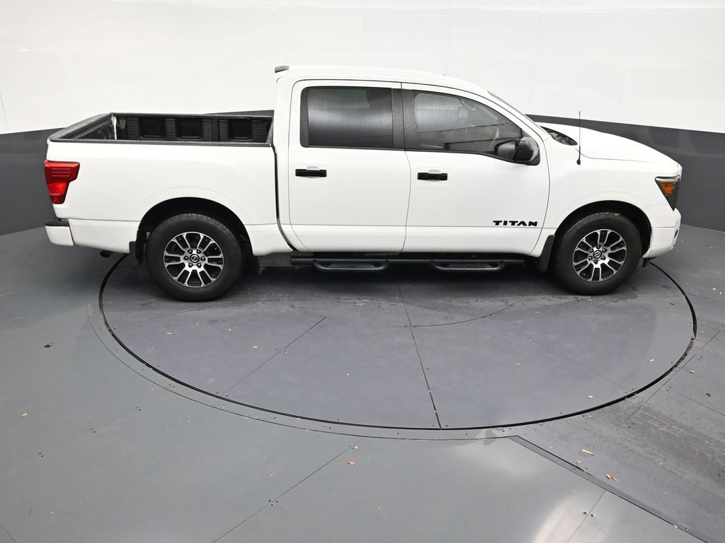 Used 2021 Nissan Titan SV w/ SV Convenience Package RWD image 16