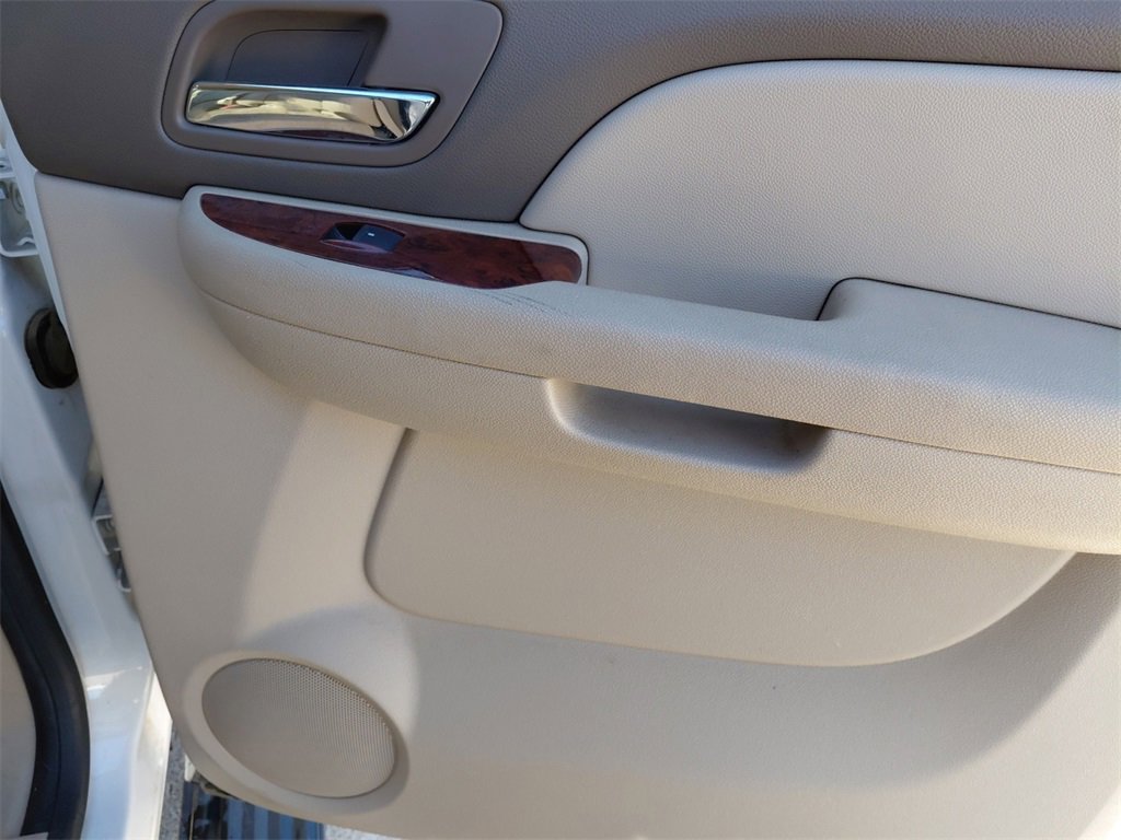 Used 2012 Chevrolet Avalanche LTZ image 22