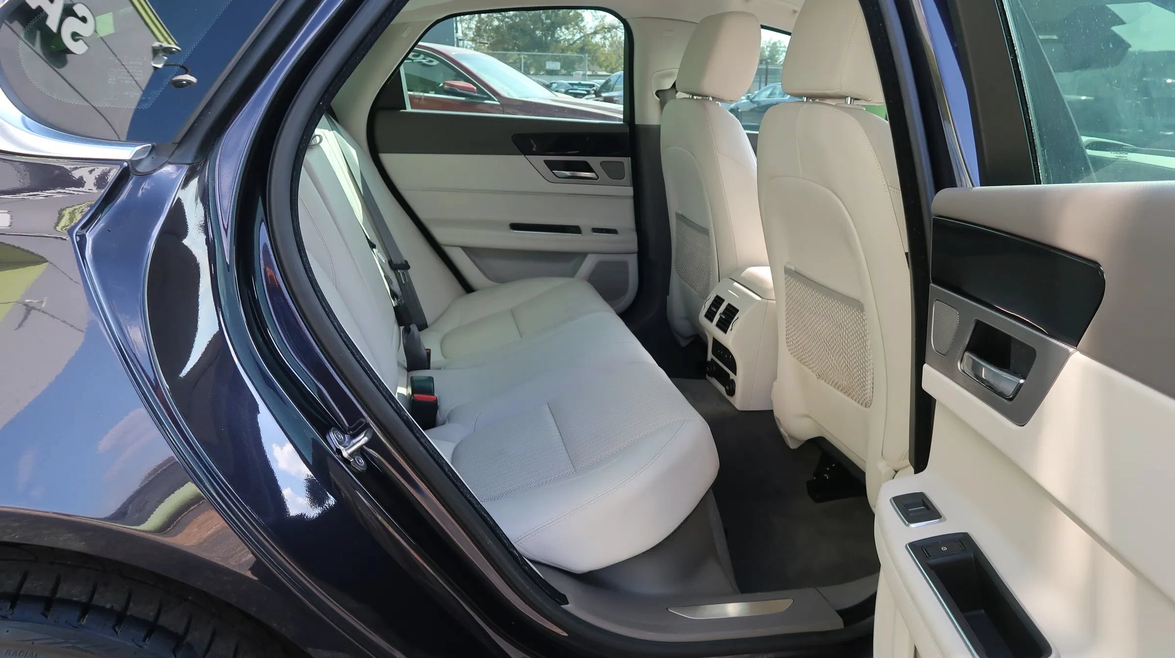 Used 2017 Jaguar XF Prestige RWD image 23