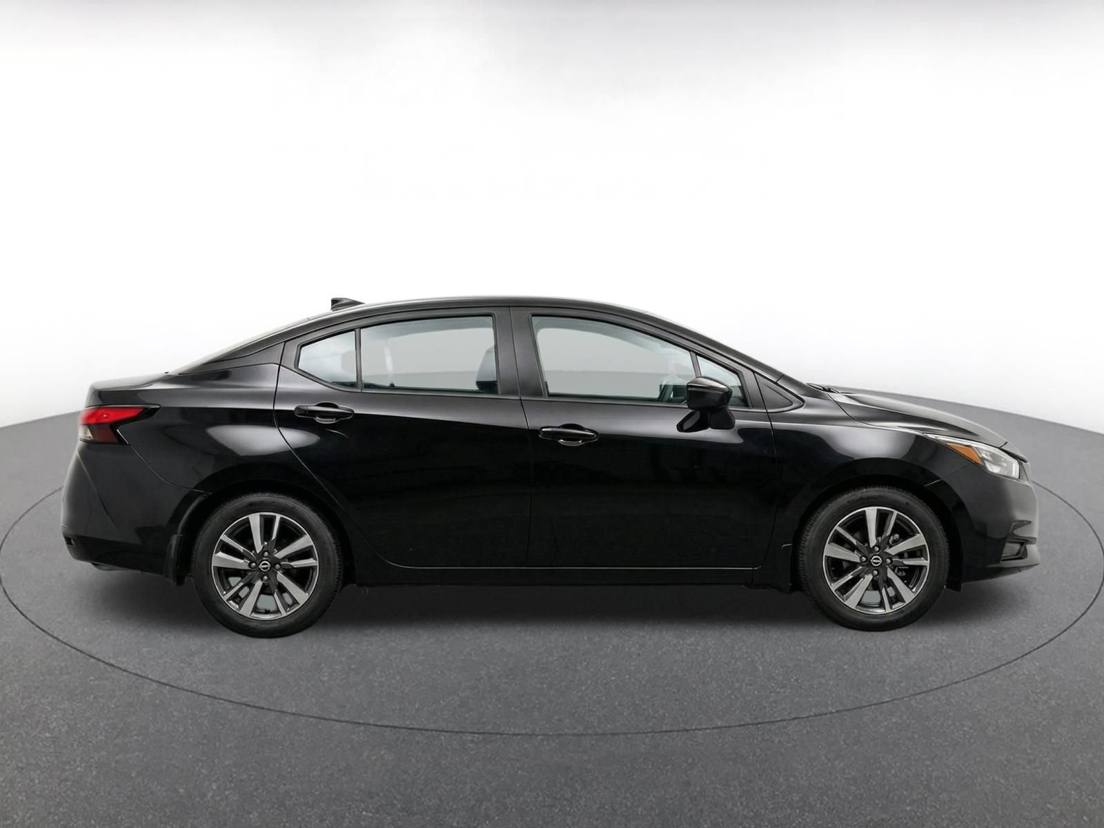 Used 2025 Nissan Versa SV FWD image 10