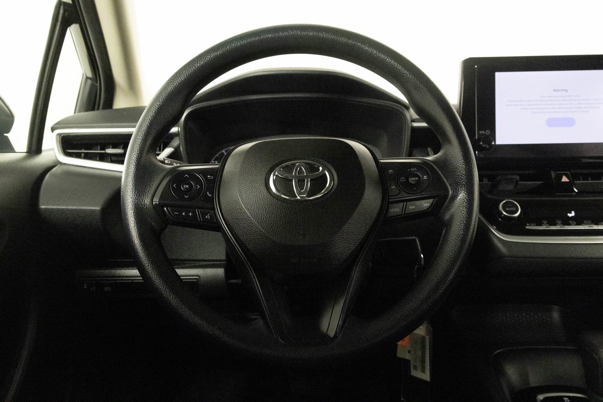 Used 2023 Toyota Corolla LE FWD image 25