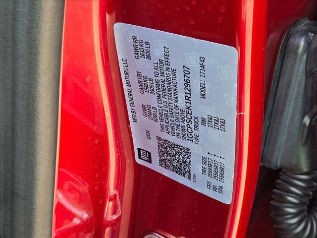 Used 2024 Chevrolet Colorado LT w/ LT Convenience Package III RWD image 25