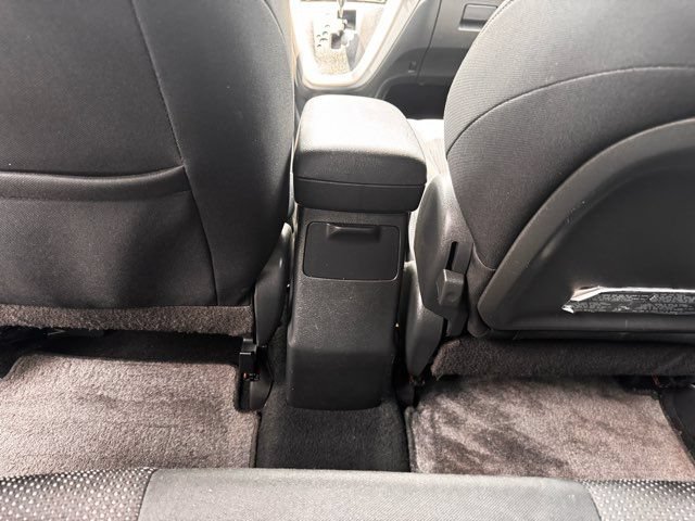 Used 2009 Pontiac Vibe w/ Preferred Package FWD image 19