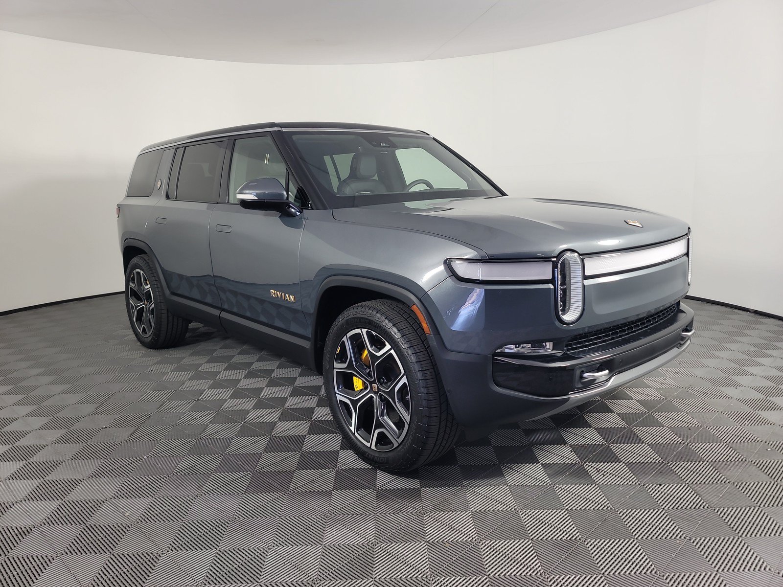 Used 2022 Rivian R1S Launch Edition AWD/4WD image 7