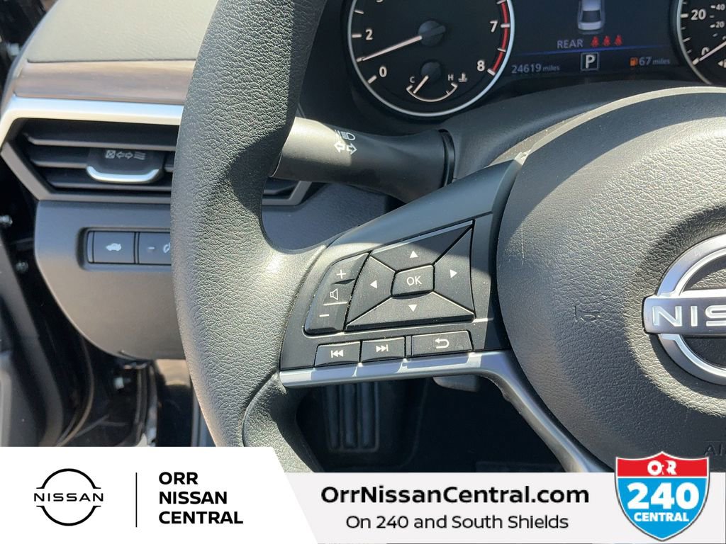 Used 2025 Nissan Altima 2.5 SV FWD image 19