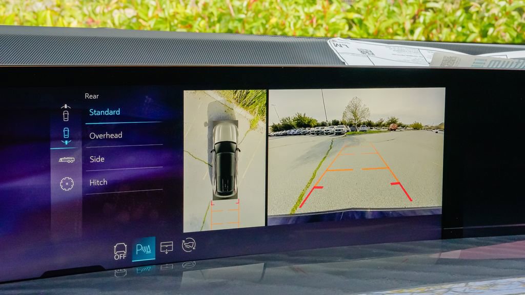 New 2025 Cadillac Escalade IQ Sport 2 image 28