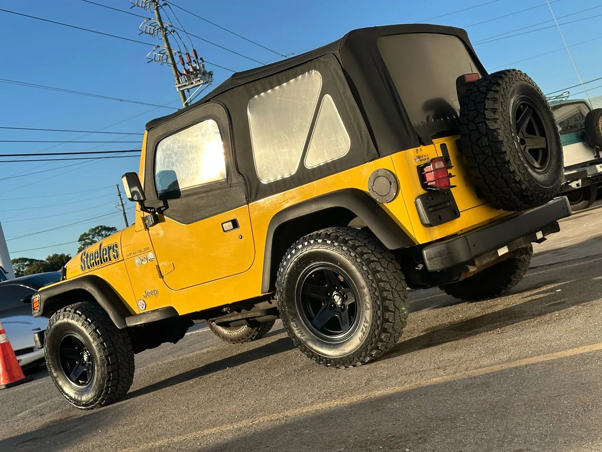 Used 2000 Jeep Wrangler SE image 3
