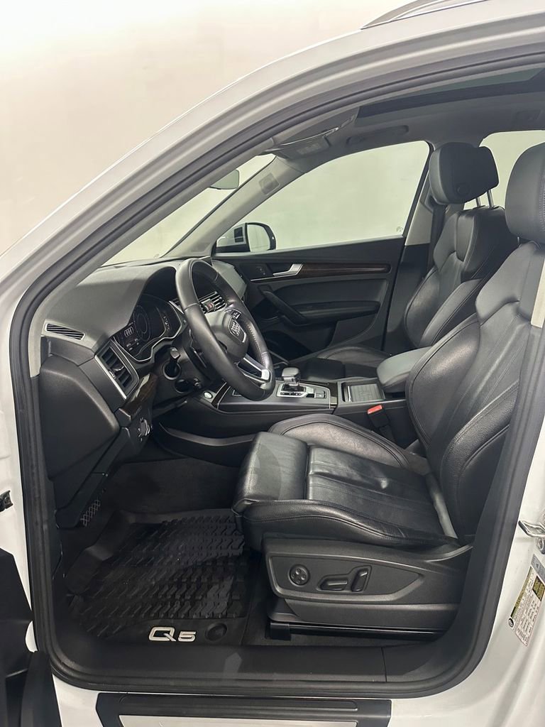 Used 2019 Audi Q5 2.0T Premium Plus w/ Premium Plus Package AWD/4WD image 11