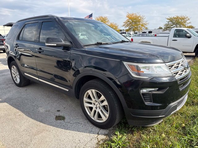 Used 2018 Ford Explorer XLT w/ Equipment Group 202A AWD/4WD image 6