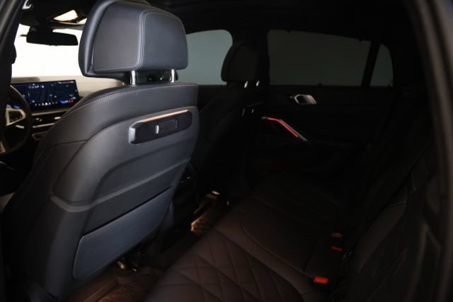 Used 2025 BMW X6 M60i w/ Parking Assistance Package AWD/4WD image 38